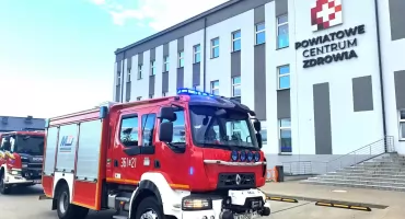 Alarm postawił strażaków na nogi. Dwa wyjazdy do Powiatowego Centrum Zdrowia we Włocławku