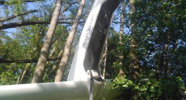 Dwa szybowce rozbiły się w powietrzu. Jeden z pilotów katapultował się